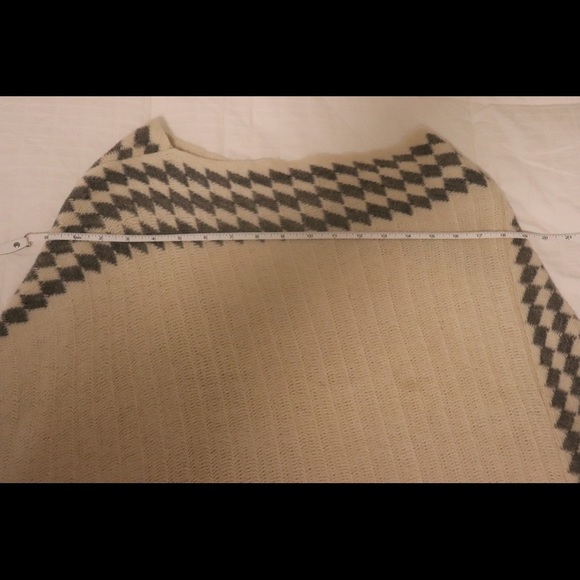 Karma Cream Gray Sweater Poncho Fringe Tassels Woven Diamond Pattern Trim - Picture 8 of 10